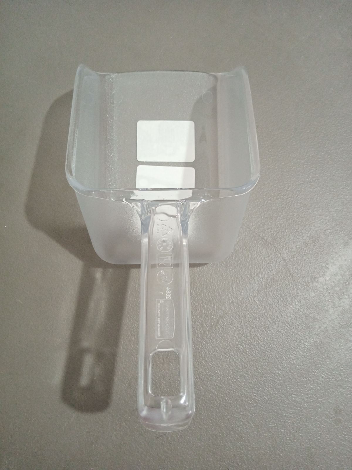 Rubbermaid 32oz Clear Utility Scoop FG288400CLR
