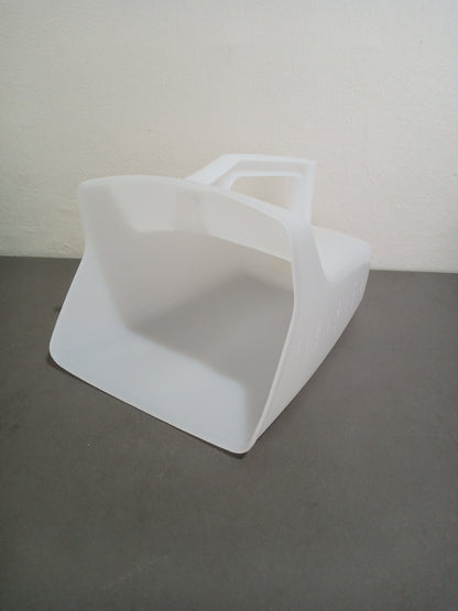 Rubbermaid 64oz White Utility Scoop FG288500WHT