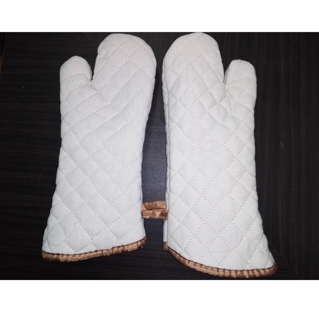 Mittens A02 Large Brown Lace